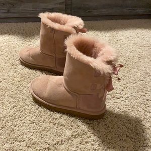 UGGS(light pink colored)